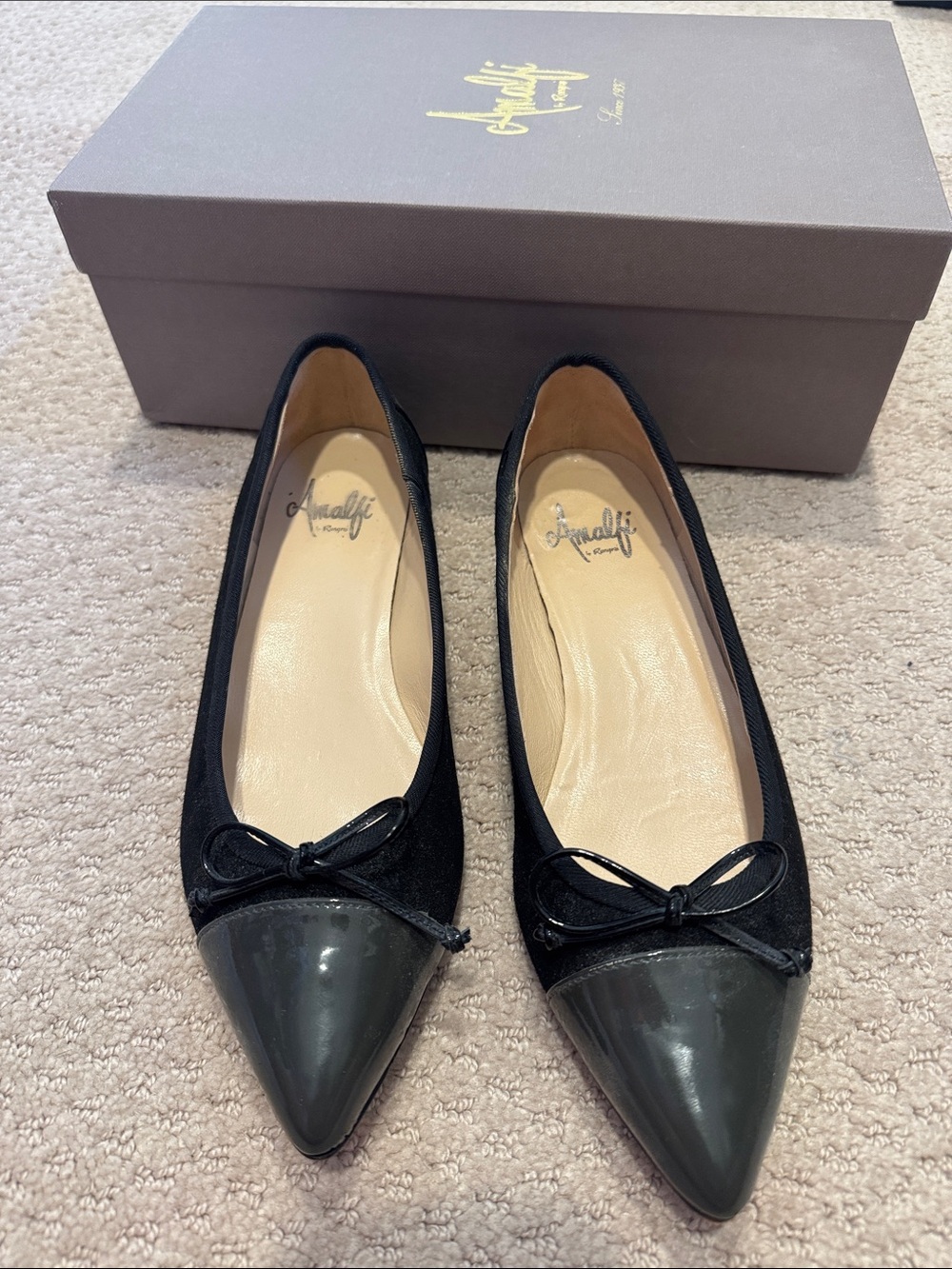 Amalfi by Rangoni Black Pointed Toe Patent Cap Ballet Flats Sz6